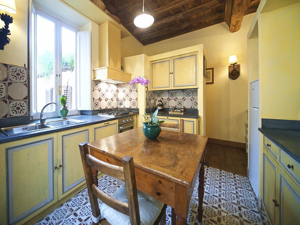 Charming Trastevere Apartment Рим Екстер'єр фото