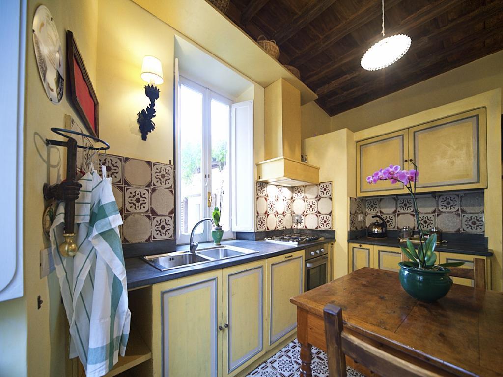 Charming Trastevere Apartment Рим Екстер'єр фото